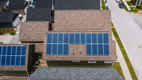 10 conseils pour améliorer votre indépendance énergétique avec des panneaux solaires